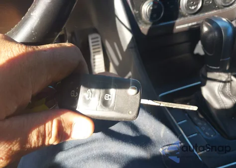 2017 Volkswagen Passat 1.8T R-Line из США, поврежденный, VIN 1VWDT7A34HC033066